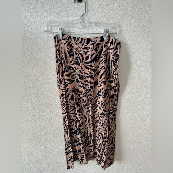 The Isabel Animal Print Skirt (S) - Picture 2 of 2